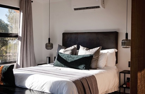 Paarl Cabin | Luxury Farm Stay Surrounded by Vineyards, Almonds, Wagyu Cattle & Mountain Views