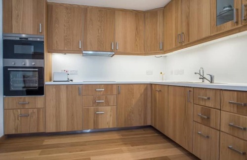 Inverkeithing Apartment | Luxury flat, 20 minutes by train to Edinburgh