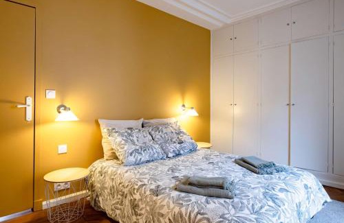 Paris City Center Apartment | Luxury Flat Louvres 6 Guests