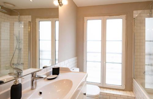 Paris City Center Apartment | Luxury Flat Louvres 6 Guests