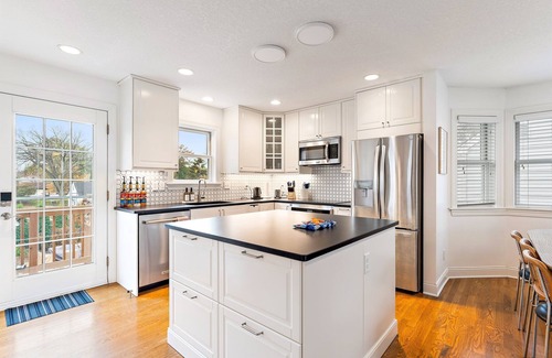 Nokomis House | Luxury & fun spacious getaway, near Parks MOA MSP