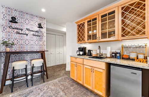 Nokomis House | Luxury & fun spacious getaway, near Parks MOA MSP
