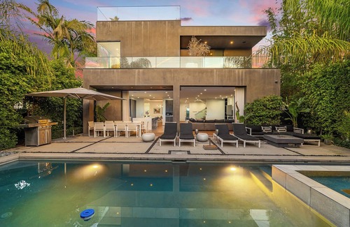 Melrose House | LUXURY GARDNER VILLA 5BDR !