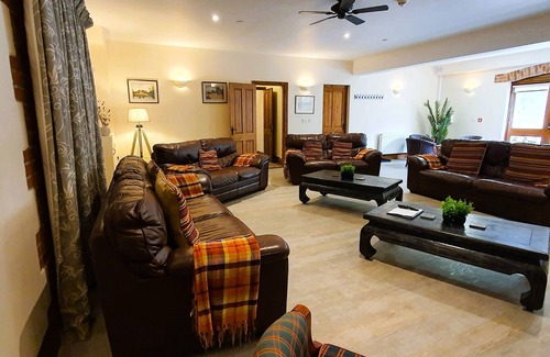 Woolland Cottage | Luxury barn conversion sleeping 16 with hot tub and ensuite bedrooms