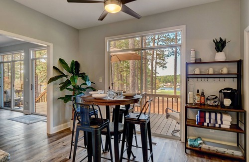 Pinehurst House | Luxury Golf Simulator, Golden Tee, Shuffleboard, Hot Tub and Stunning Views!