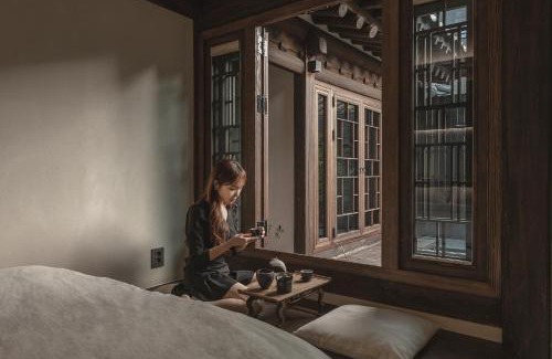 Jongno Villa | Luxury Hanok Ha Nok-un
