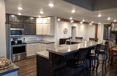 Dillon House | Luxury Hideaway on Beaverhead River - RiverHouse