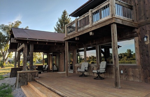 Dillon House | Luxury Hideaway on Beaverhead River - RiverHouse