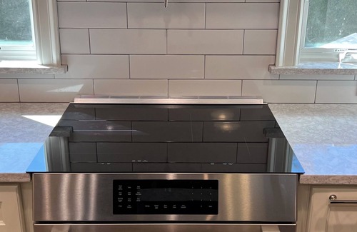 Greenlawn Apartment | Luxury High-End Build. New!