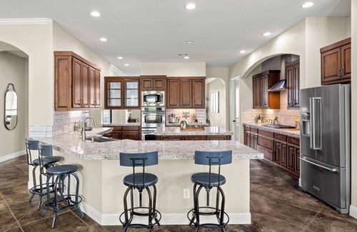 Dripping Springs House | Luxury Hill Country Retreat| 16 acres| Private POOL| Fire Pit| 360 Views| Pet Friendly| Sleeps 16