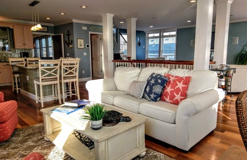 Ortley Beach House | Luxury home 2 off ocean ~ plus separate apartment, central air, deck views