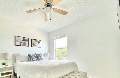 Chatham Park House | Luxury Home Close to Disney, Pool Lake Sunset View