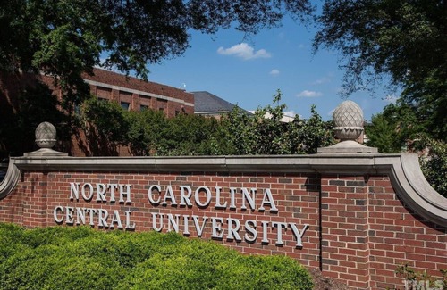 Durham House | Luxury Home in Durham - Duke, UNC, Southpoint