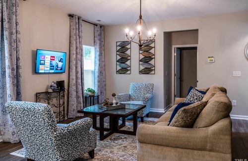 Durham House | Luxury Home in Durham - Duke, UNC, Southpoint