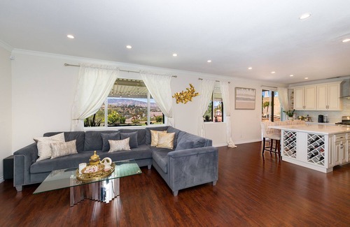 Newhall House | Luxury Home in Santa Clarita