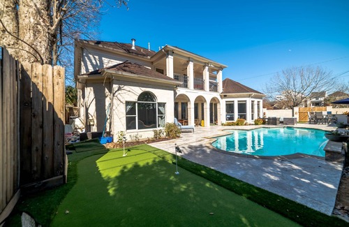 Washington Ave./ Memorial Park House | Luxury Home, In Town Location, 4,600 SQ ft. Swimming Pool Flexible cancellation