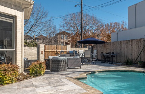Washington Ave./ Memorial Park House | Luxury Home, In Town Location, 4,600 SQ ft. Swimming Pool Flexible cancellation