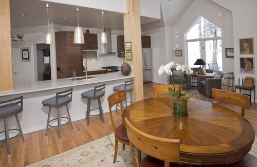 Edwards House | Luxury Home, magnificent Views!nPrivate Jacuzzi, Walk or Free shuttle to ski!