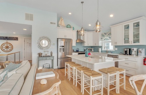 North End House | Luxury Home Near Beach, Boardwalk & Shopping-Elevator/Linens/Game Room/Bikes