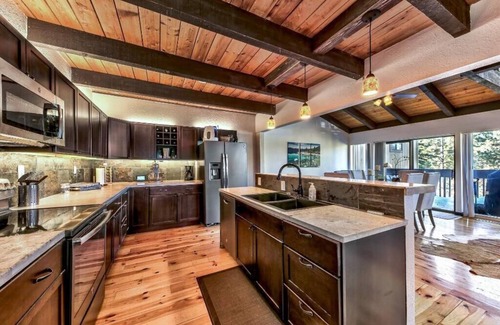 Lower Kingsbury House | Luxury home near S. Lake Tahoe, skiing, hiking, casinos, shopping & facilities.