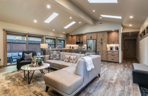 Tahoe Sierra Estates House | Luxury Home w/Forest View on Lake Front Property-Pier/Pool/Tennis-Walk to Townn