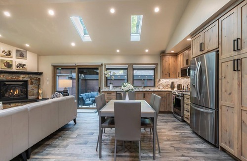 Tahoe Sierra Estates House | Luxury Home w/Forest View on Lake Front Property-Pier/Pool/Tennis-Walk to Townn
