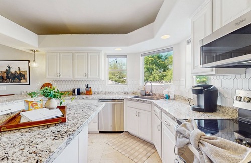Fountain Hills House | Luxury home w/private pool & optional pool heat, rooftop patio & mountain views