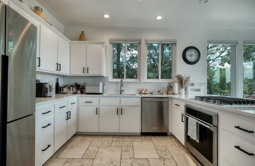 Lower Basin Lake Travis House | Luxury home with amazing views of Lake Travis