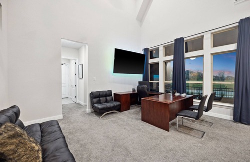 Garland House | Luxury Home With Park Views and Amenities
