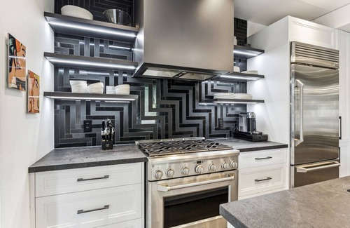 Midtown Toronto House | Luxury Home Yorkville 3bed3bath