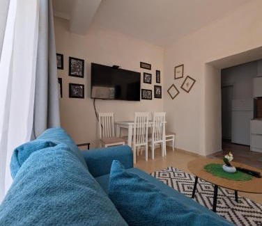 Himare Apartment | Luxury House California 2