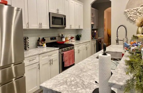 Oak Cliff House | Luxury House | Fire Pit | Pool & Oasis Backyard!