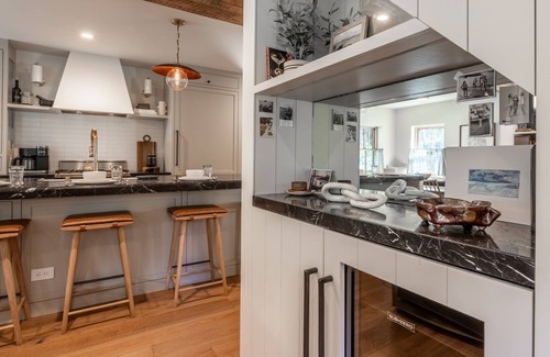 Pineland House | Luxury House with Hot Tub and Gaming Room - Lake Access