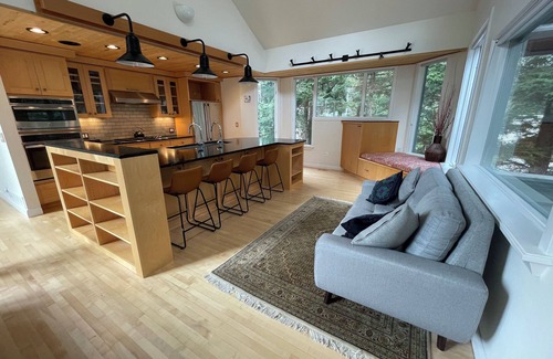 Alyeska House | Luxury - Huge kitchen, living room, master bedrooms & mtn views. Walk to lifts!