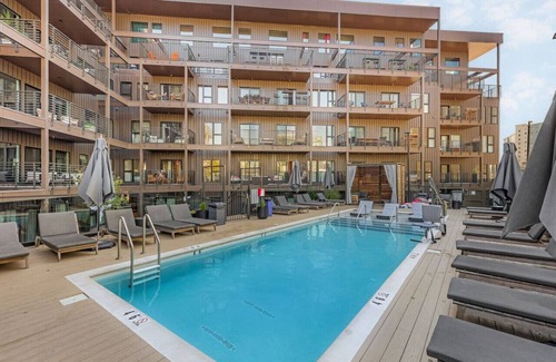 Downtown Nashville Apartment | Luxury in The Gulch with Patio & Pool- Walk to Broadway