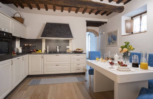 Tavarnelle Val di Pesa Villa | Luxury refined villa with pool