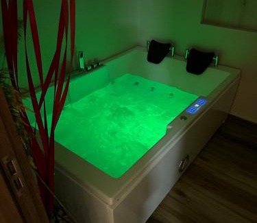 Skopje Apartment | Luxury Jacuzzi Apartment City View Free Parking