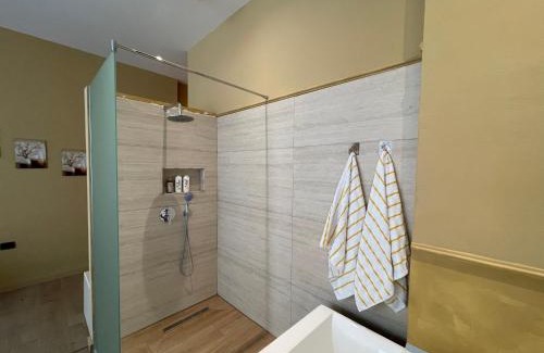 Tirana Apartment | Luxury Jacuzzi Suite- Astir,Tirana