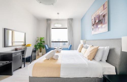 Dubai Marina Apartment | Luxury JBR Shams - Marina View - Free 5 star Beach Resorts Access!