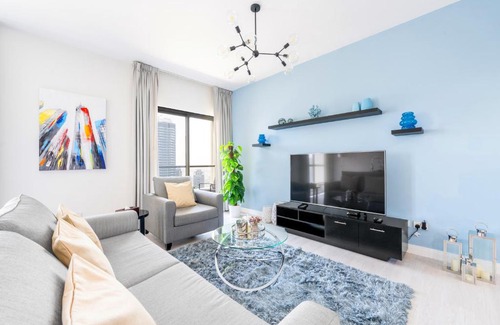 Dubai Marina Apartment | Luxury JBR Shams - Marina View - Free 5 star Beach Resorts Access!