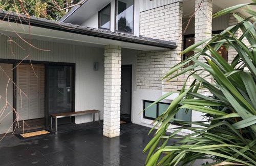 Rotorua House | Luxury K-Lodge with Golf course view-Rotorua