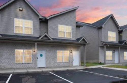 Clarksville Apartment | Luxury keyless free WiFi exit 11