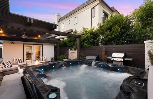 Village of La Jolla House | Luxury La Jolla Home with Jacuzzi
