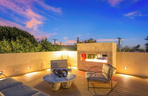 Village of La Jolla House | Luxury La Jolla Retreat, 4BR, Walk to Beach, Restaurants, Cove