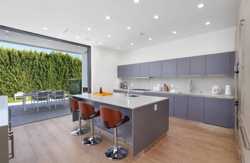 Melrose House | Luxury LA Retreat: 5-BR Home!