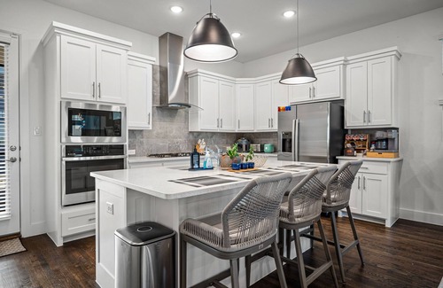 Rowlett House | Luxury Lake House Private Office Space