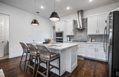 Rowlett House | Luxury Lake House Private Office Space