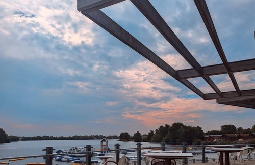 Tattershall House | luxury lake view 8 berth caravan at tattershall lakes pet friendly + hot tub