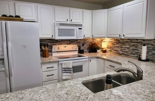 Osage Beach Condo | Luxury Lakefront Family Condo with Boat Slip