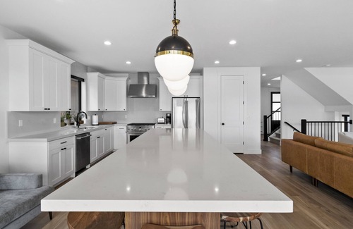 Ogden House | Luxury Lakefront Ski Home Close to 3 Epic Ski Resorts ⛷️